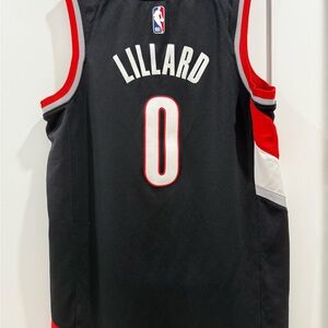 Nike Damian Lillard Portland basketball Jersey, men’s small, excellent like new!